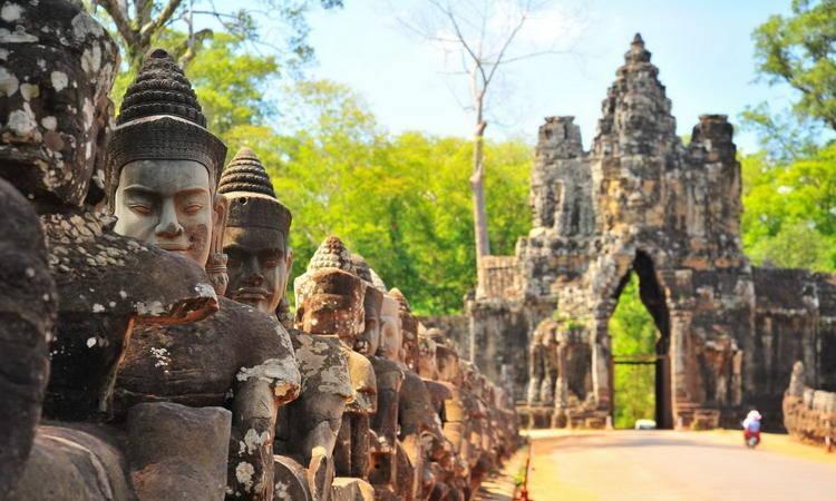Angkor Thom Temple Tours in Cambodia