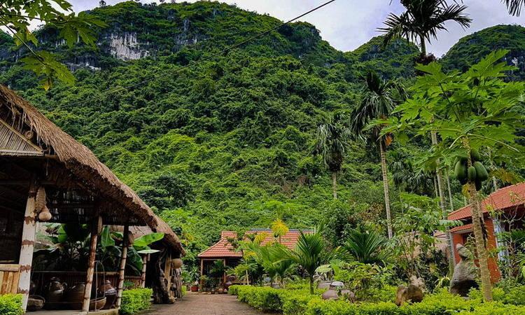 Viet Hai Village - Cat Ba Island Halong