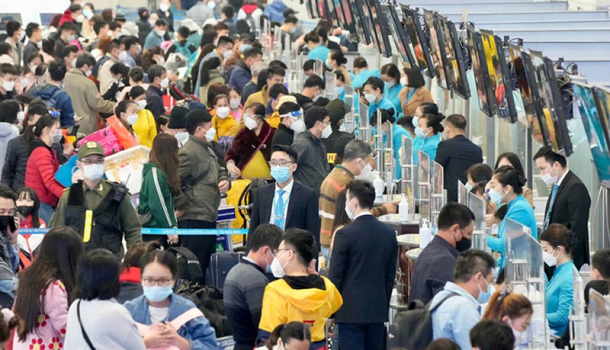 Air tickets to tourist hotspots almost sold out for weekend holiday