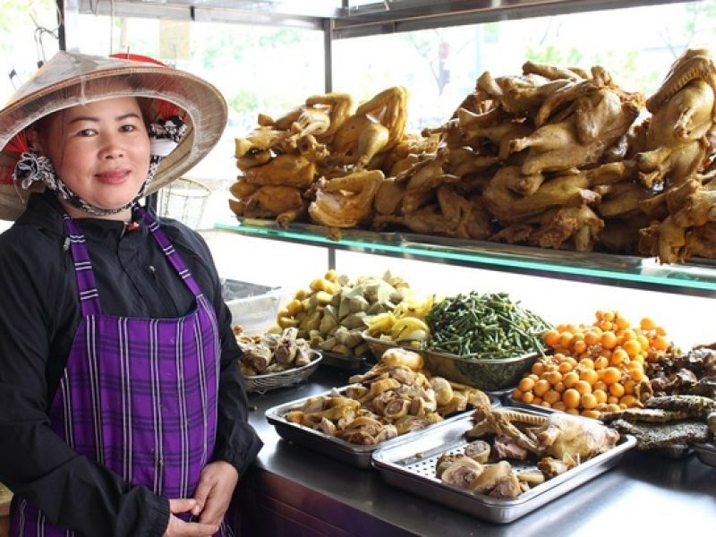 Mekong Delta-style curry stall tickles Ho Chi Minh taste buds